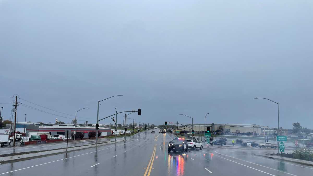 Bicyclist dies after hit by big rig, Stockton police say
