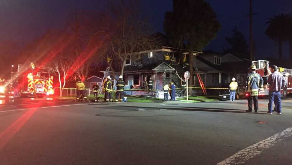 2 killed, 1 rescued in Stockton house fire