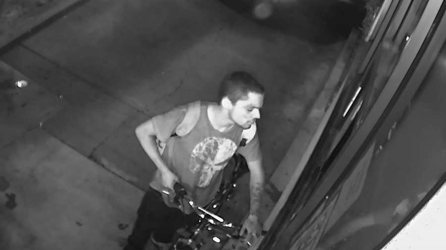 Stockton police seek suspect accused of setting fire to restaurant over free drink