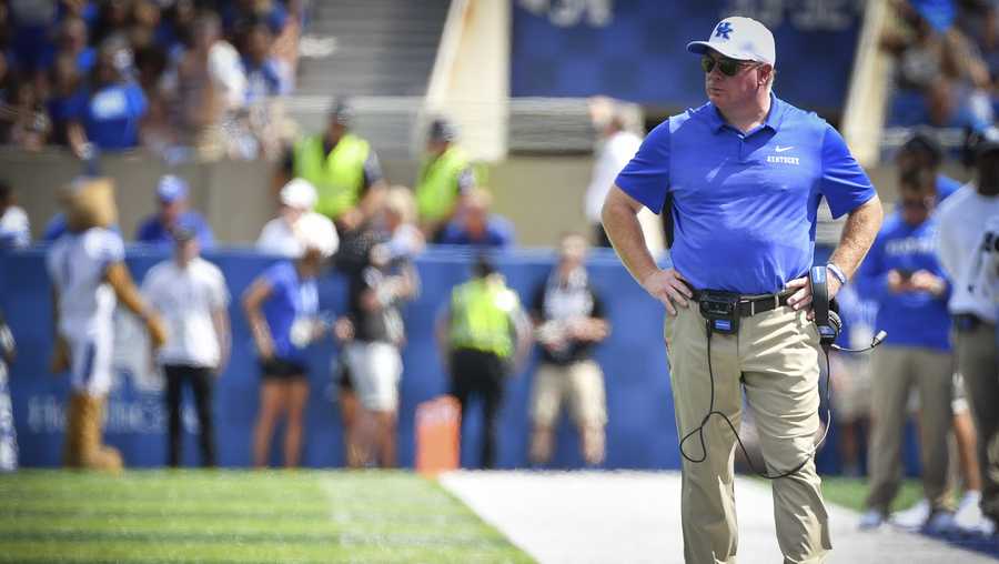 Mark Stoops gets robust contract extension as Kentucky football's head coach