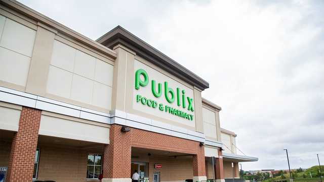 South Carolina: Plane makes emergency landing Publix parking lot - Vimarsana News