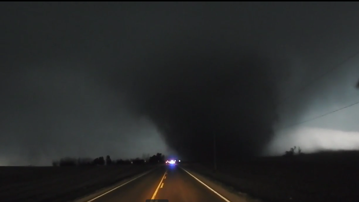 VIDEO: Storm chaser gets incredibly close to a giant tornado in Illinois