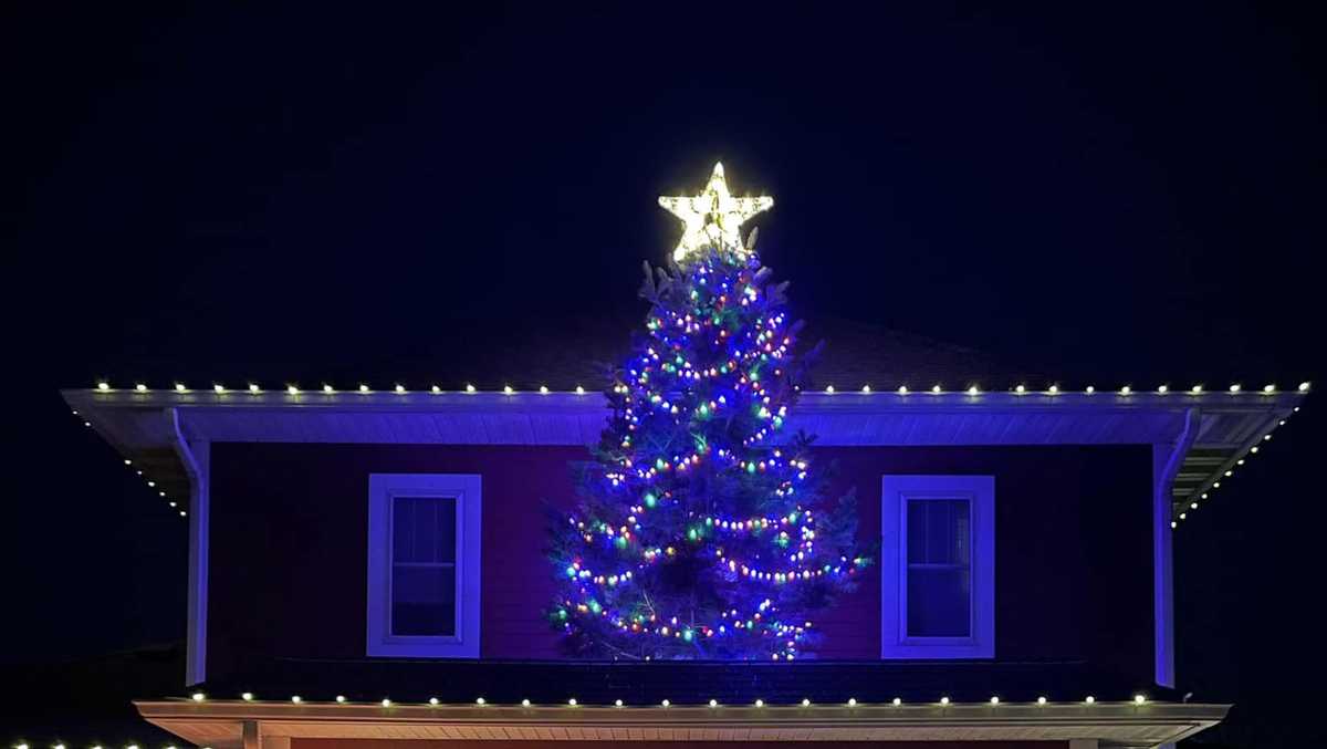 Iowa Christmas tree seems to go straight through family's roof