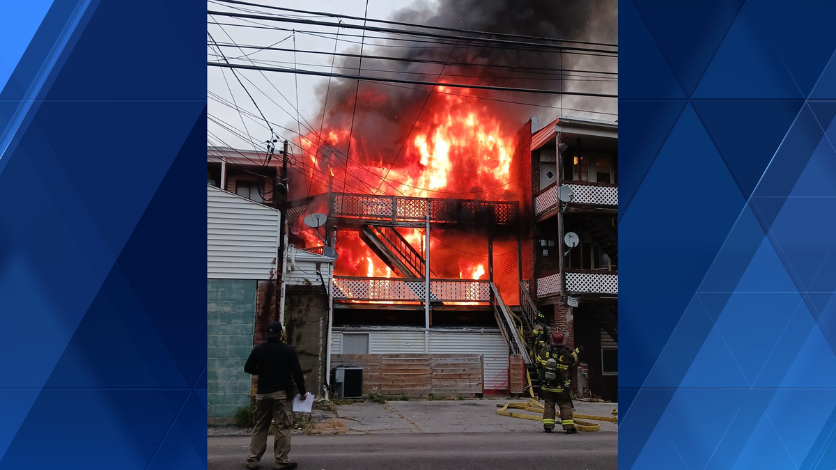 斯托镇火灾造成1人受伤，烧毁公寓