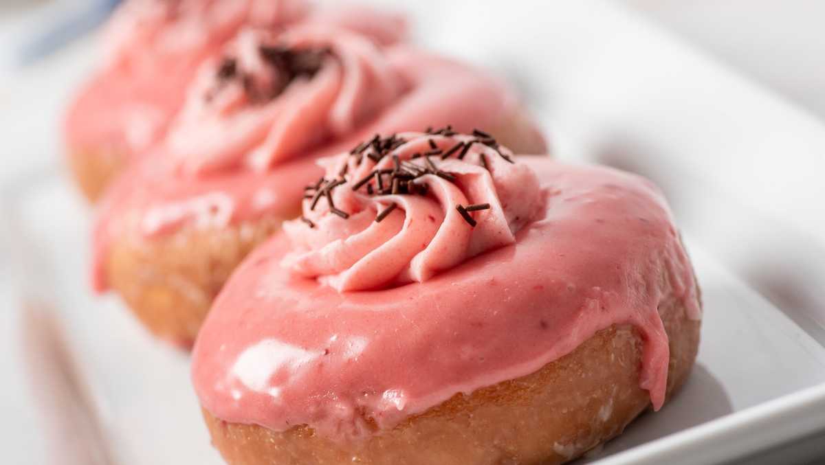 Graeter's introduces Strawberry Cake Donut at Cincinnati bakery locations