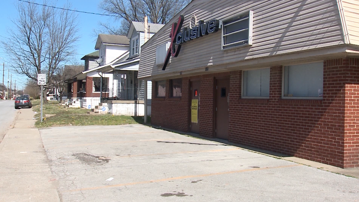 Louisville residents frustrated with strip club moving into neighborhood