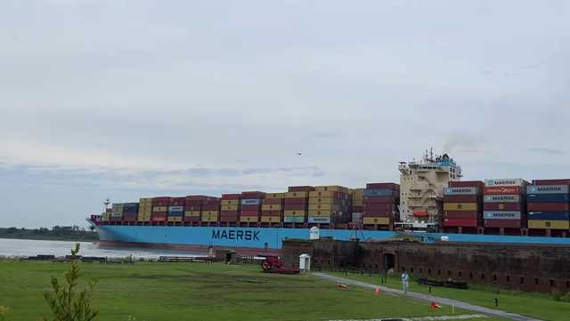 Georgia: 1,000-foot cargo ship runs aground in Savannah River - Vimarsana News