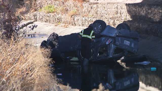 Lincoln authorities rescue man trapped in car for hours - Vimarsana News