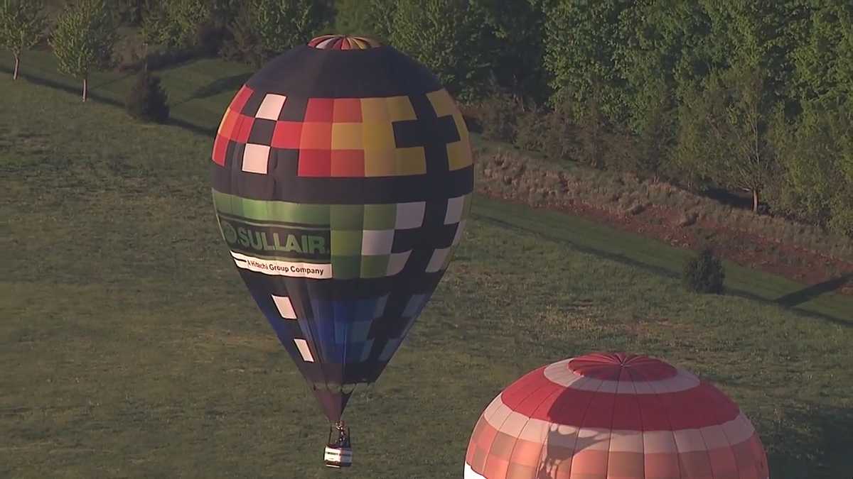 Up, up and away! Great Balloon Race fills Louisville sky