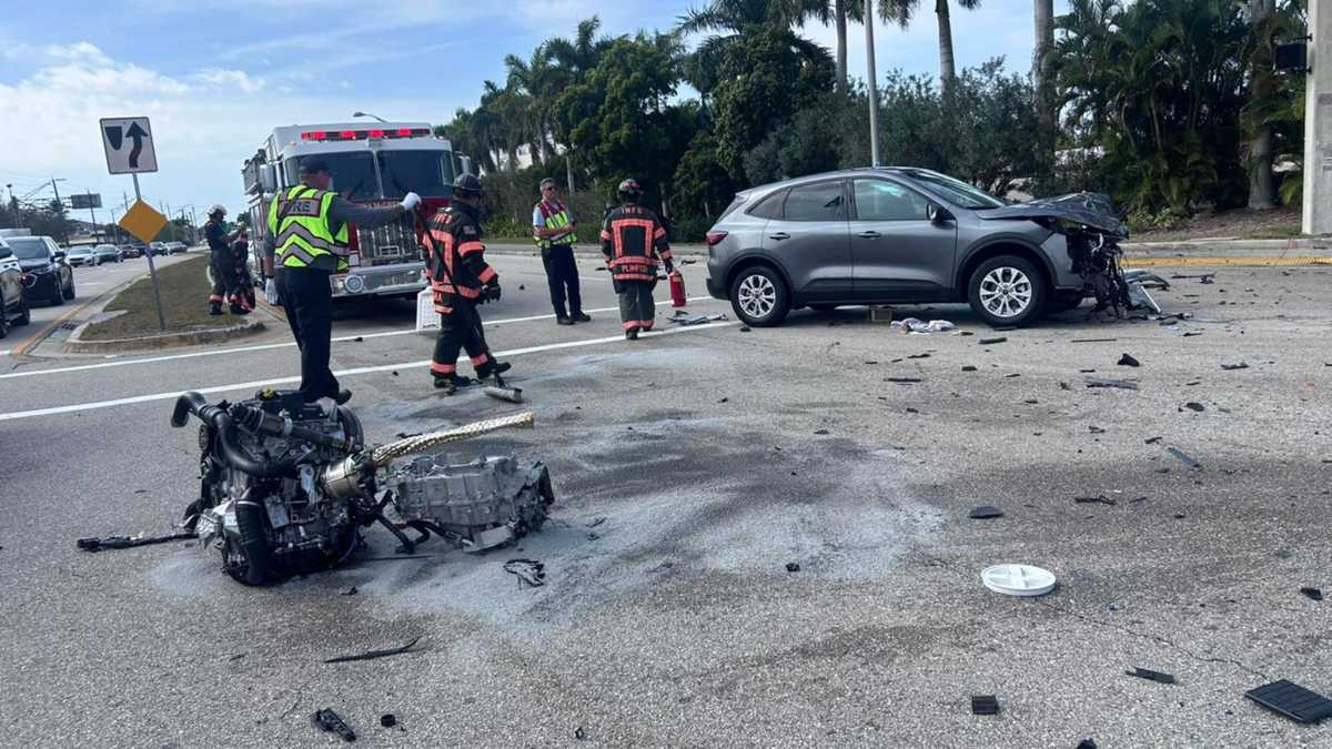 At least 1 injured in crash that shut down part of Summerlin Road in Lee County
