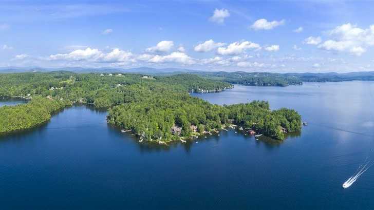 Mansion Monday: A post-and-beam masterpiece on the lake in Sunapee