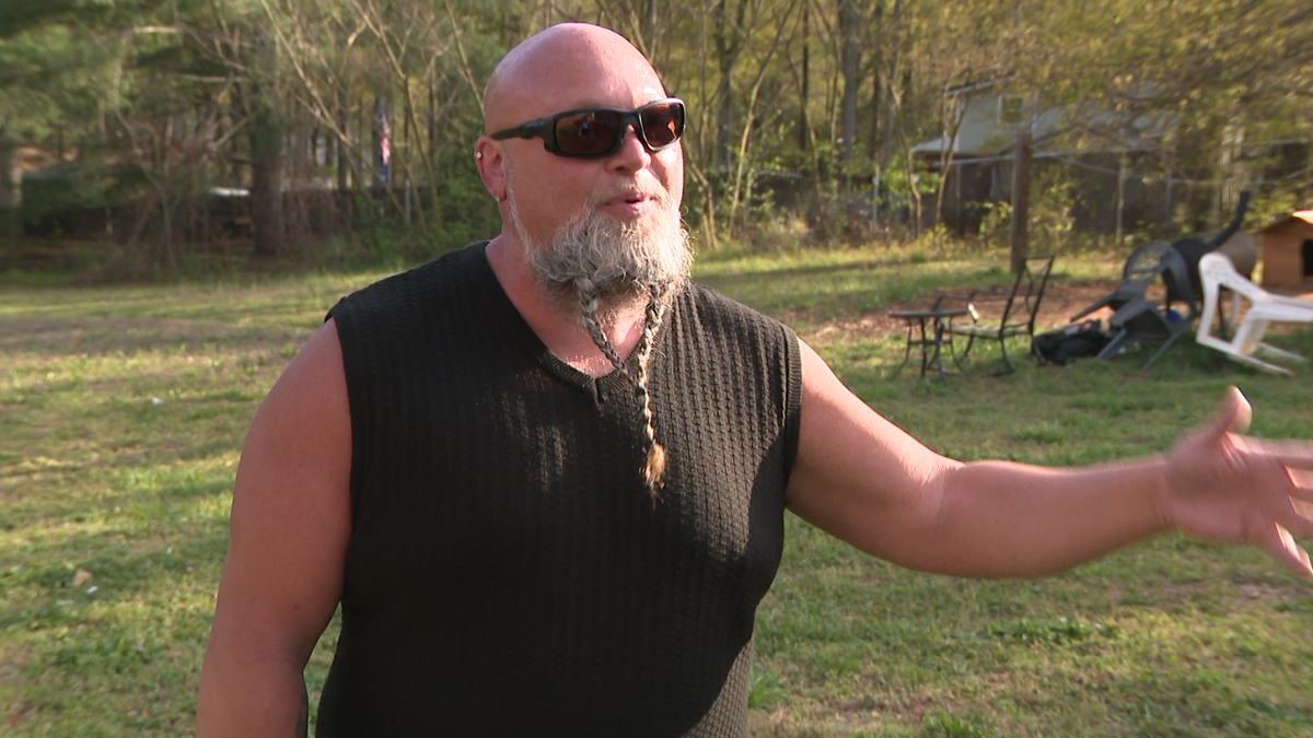 South Carolina man arrested for nude sunbathing in backyard raises legal questions