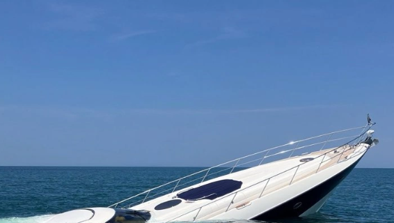 PHOTOS: Yacht sinks off Florida coast - Vimarsana News