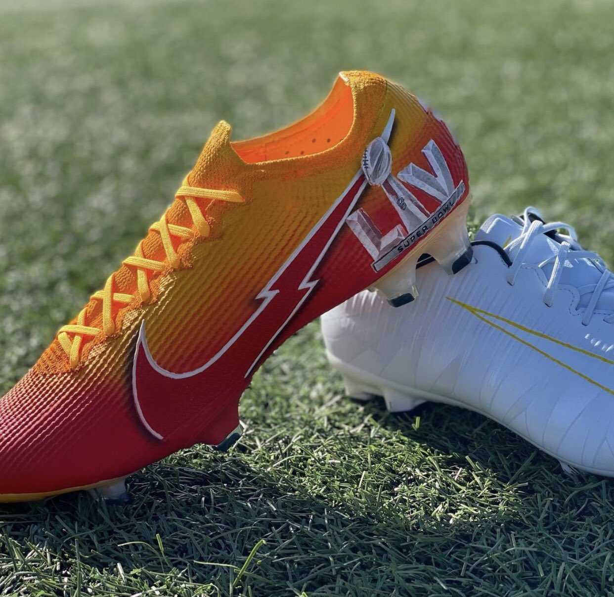 nike kicker cleats