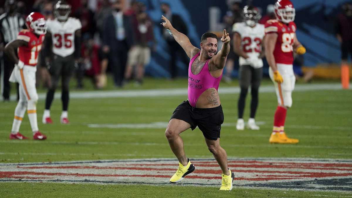 Super Bowl streaker: What happened to Yuri Andrade?