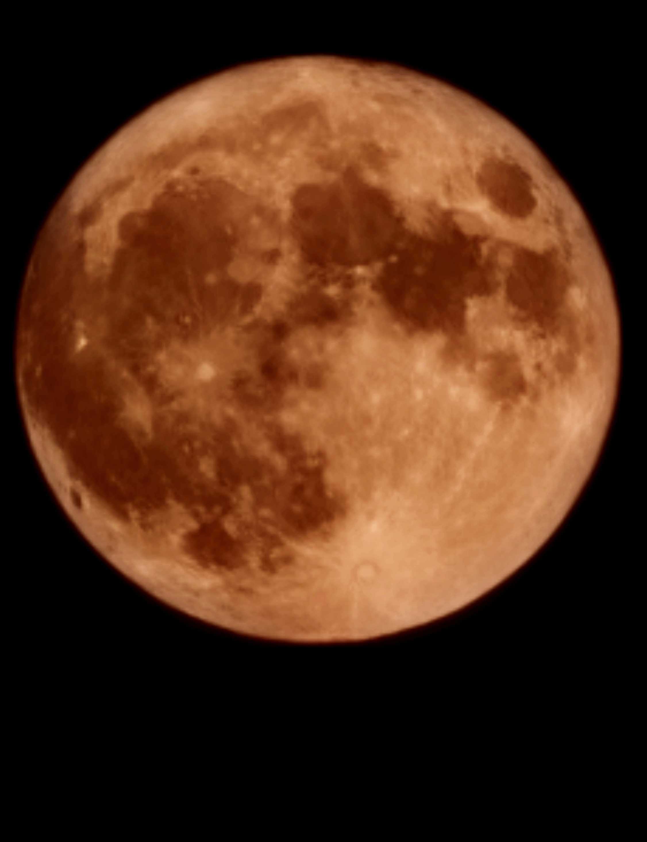 Photos: KCCI viewers share photos of rare blue supermoon in Iowa