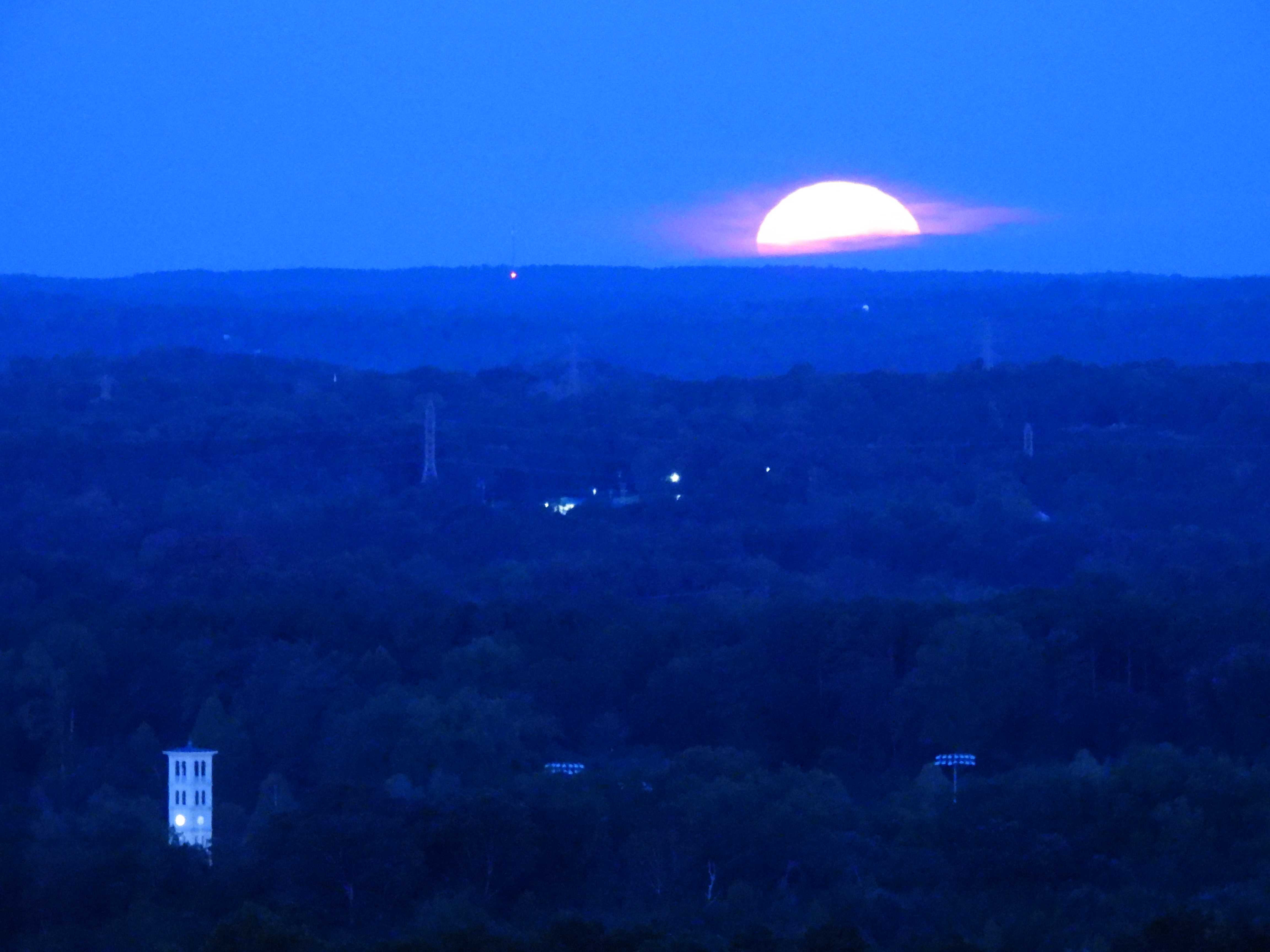 Greenville: Supermoon pictures