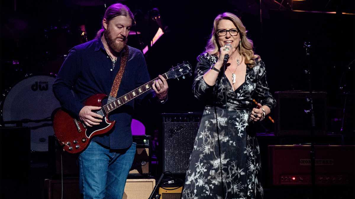 Susan Tedeschi continues to pay salaries of band, road crew throughout  pandemic