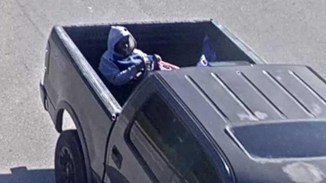 Suspects wanted in Fort Myers trailer theft - Vimarsana News