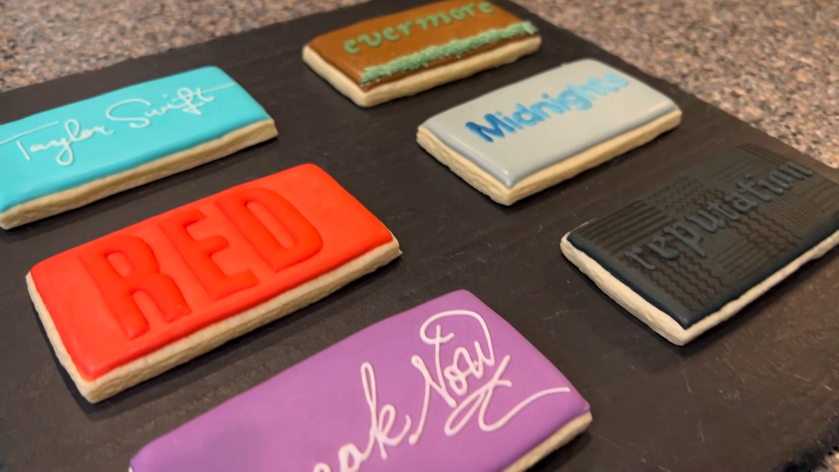 Annapolis baker creates Taylor Swift-themed cookies