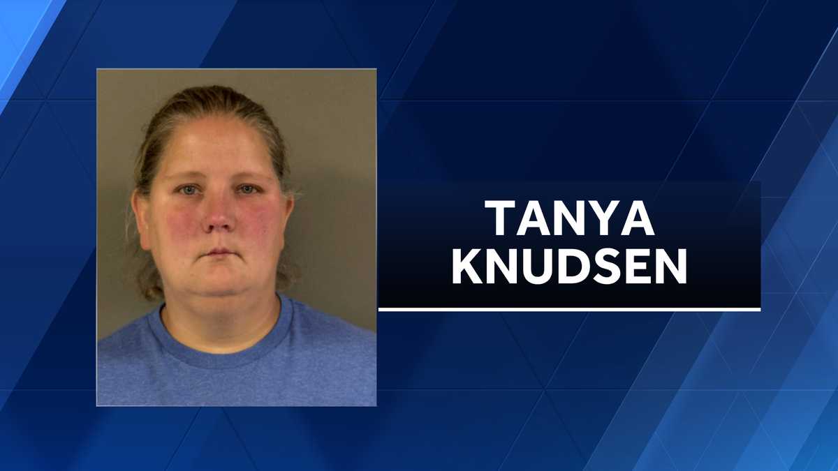 Iowa mother pleads guilty to child abuse after 3-year-old, 16-month-old rescued from hot car in Nebraska