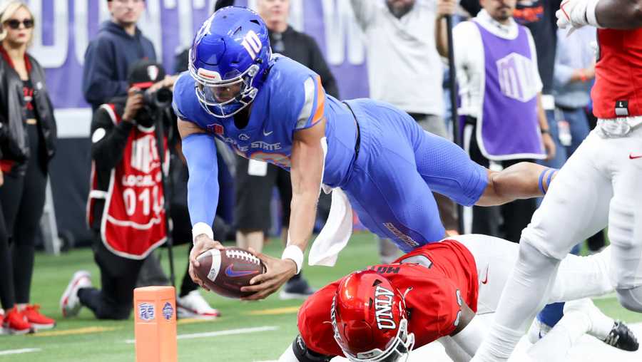 Arkansas gets Boise State QB from transfer portal