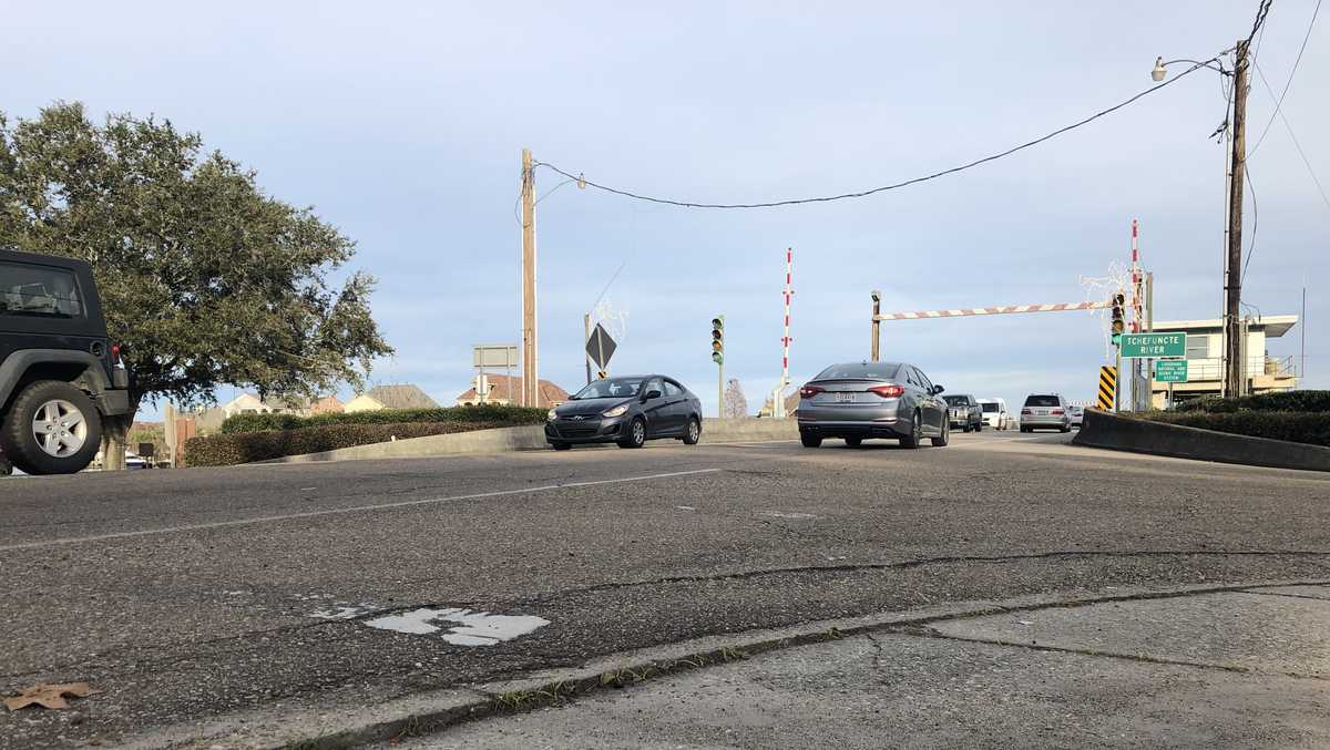 Madisonville man proposes toll bridge to fix traffic problems