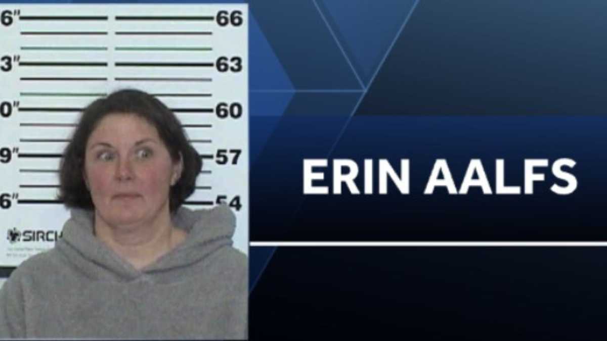 Iowa elementary teacher charged with assaulting a child - KCCI