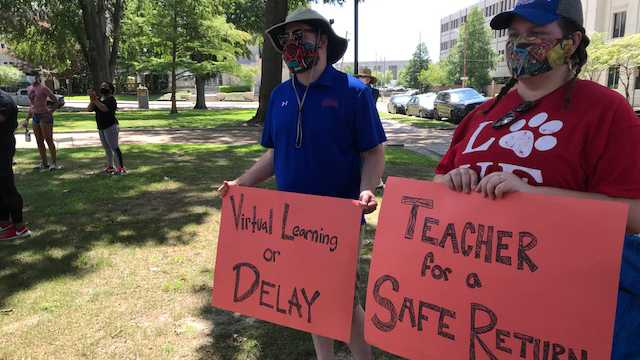 Mississippi teachers rally to delay reopening of schools