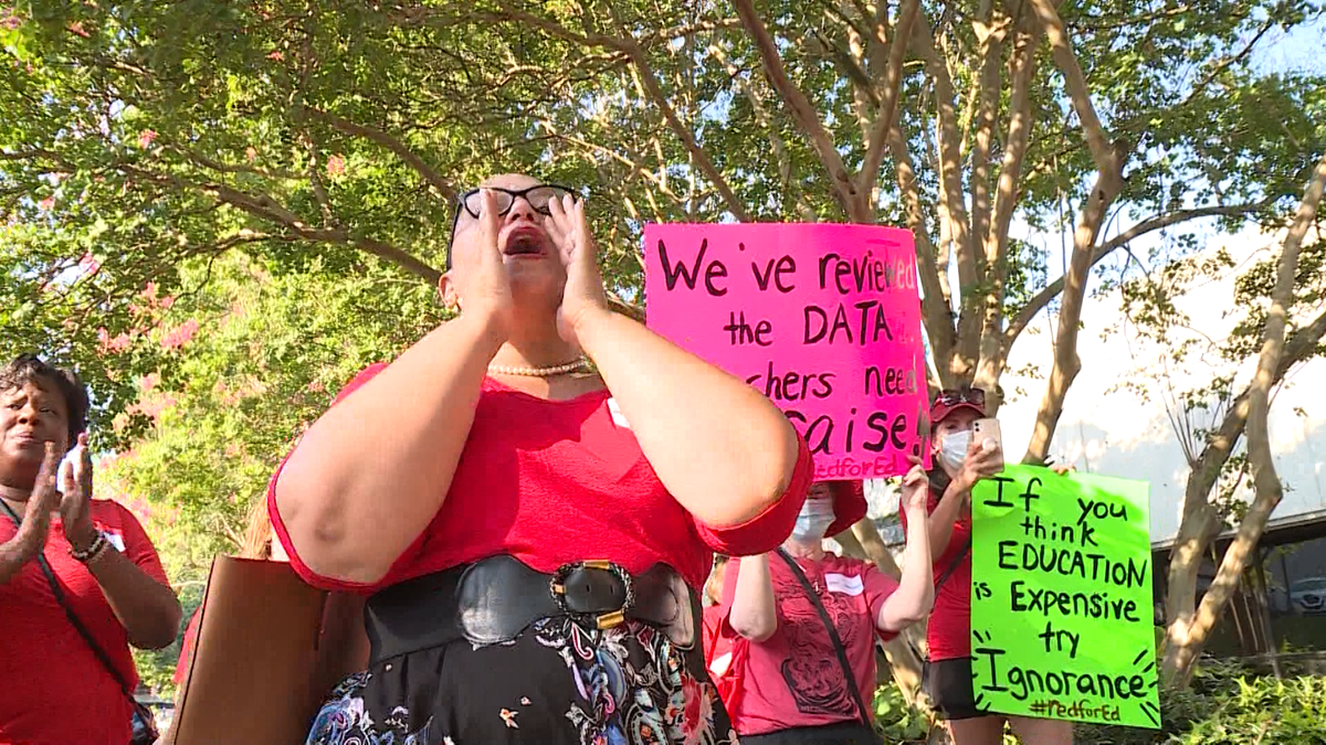 Arkansas Teachers Push For Better Pay At State Capitol