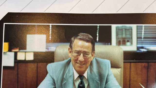 'Male was just in him': Former Louisville Male High School principal is remembered before funeral - Vimarsana News