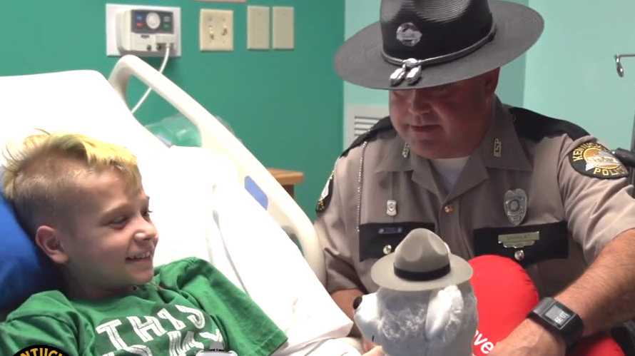 Kentucky state troopers to deliver teddy bears to children in hospitals ...