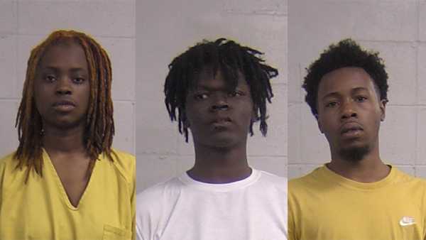 Teens arrested after chase in west Louisville in stolen car