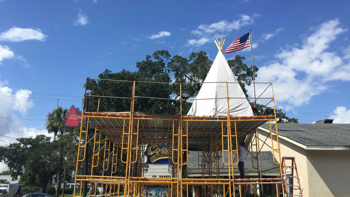 A familiar site returns to Thunderbolt sports bar and grill