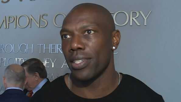 Terrell Owens off to Chattanooga for induction speech - The Boston Globe