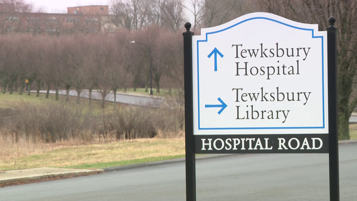 Nurses say new security policy puts Mass. hospital staff, patients at risk