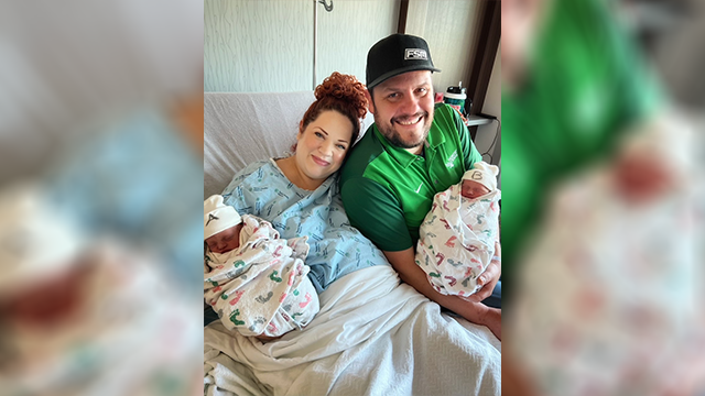 Texas twins born in different years - Vimarsana News
