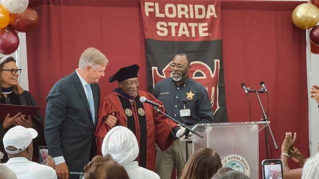 88-year-old Florida man gets special graduation ceremony - Vimarsana News
