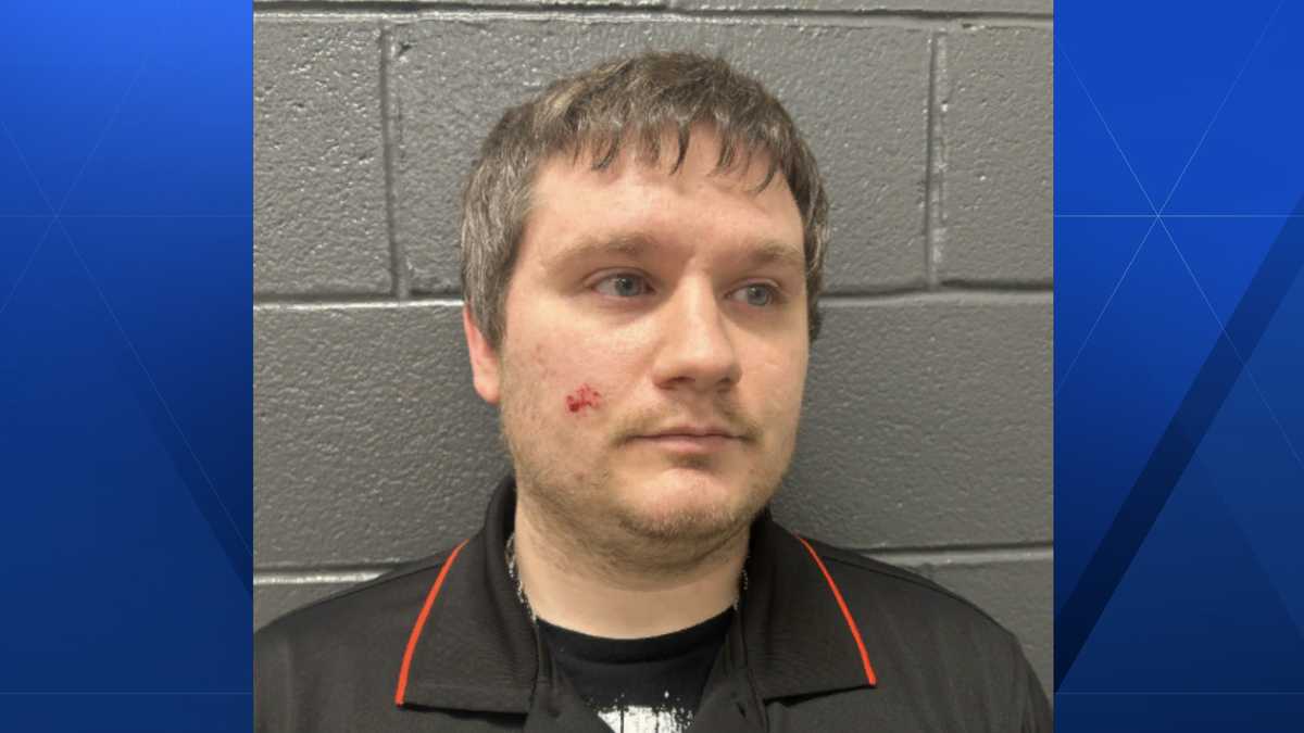 Vermont man accused of road rage, impersonating an officer