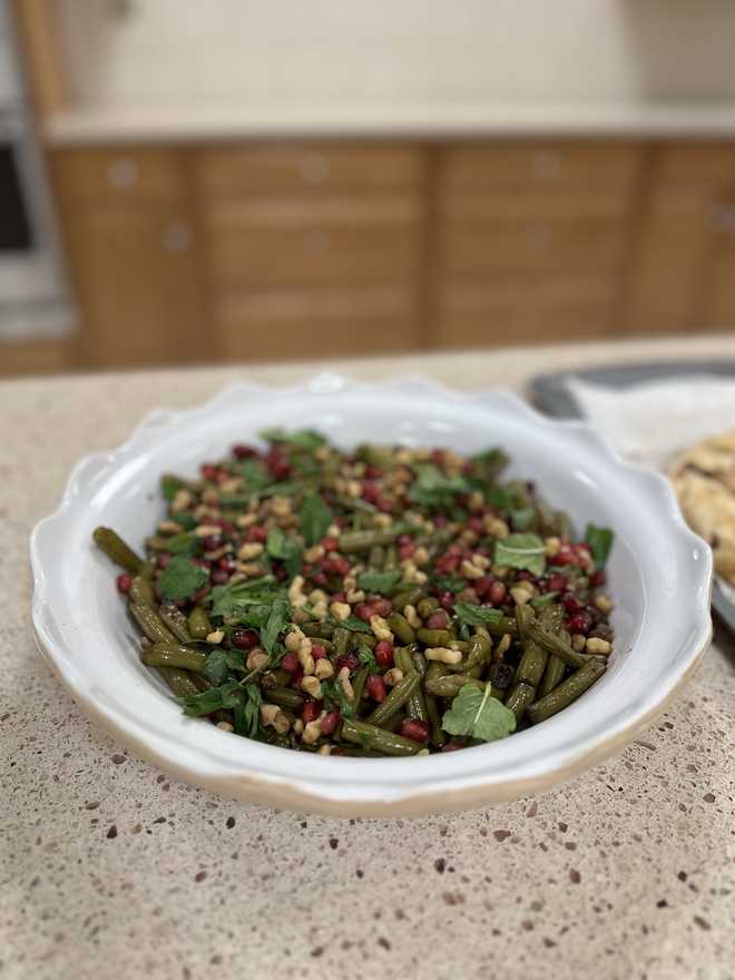 WGAL's Jake Reyes visited Giant's cooking school in Camp Hill, Cumberland County and learned how to cook up some healthy Thanksgiving treats.