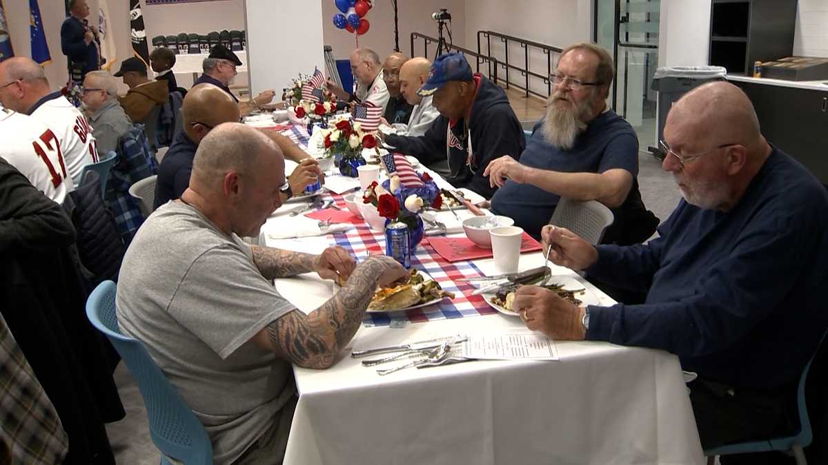 "Thank you hero' A Thanksgiving meal and mission for veterans