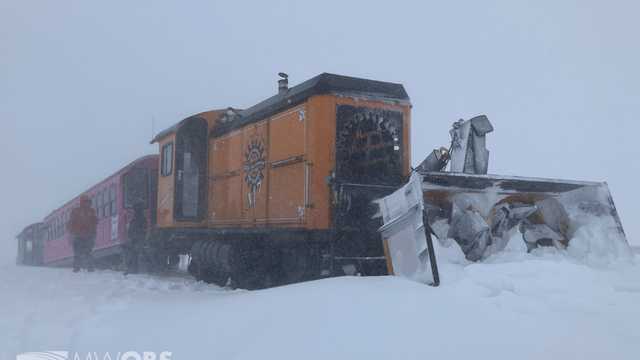 Mt. Washington Observatory crew rides to work on Cog Railway - Vimarsana News