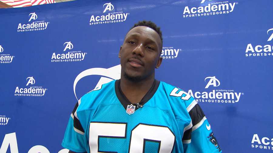 Panthers sign Thomas Davis to extension