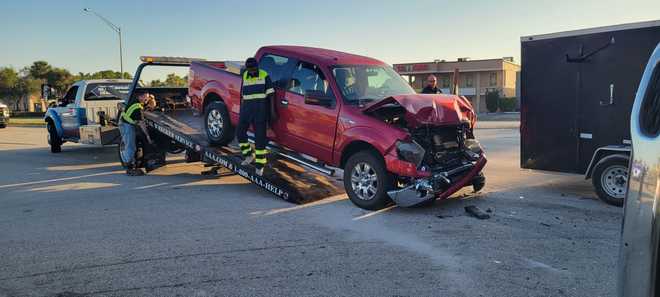 Two trucks involved in rollover crash, lanes blocked along U.S.-41