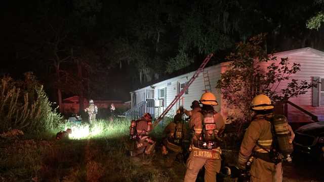 South Carolina: 2 residents injured in overnight house fire - Vimarsana News