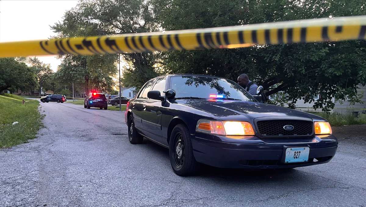 1 teen dead in double shooting in Kansas City