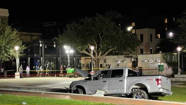 Police: 4 hurt after person accidentally drives onto Ellis Square - Vimarsana News
