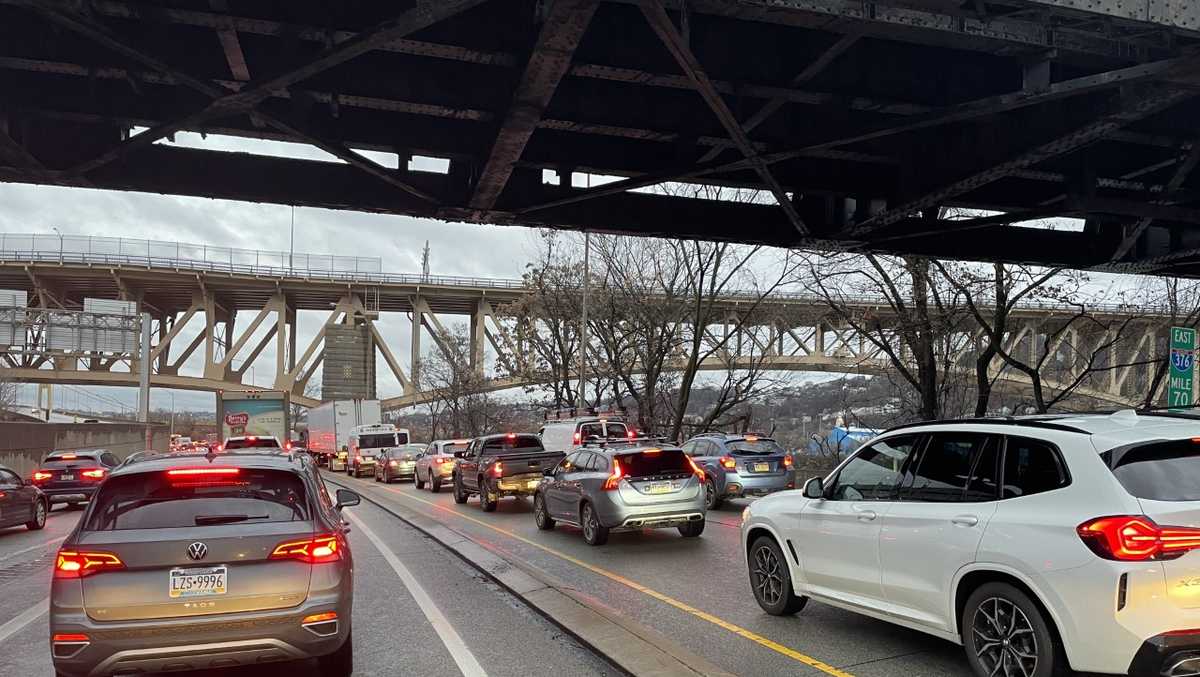 Restrictions lifted on I-376 after issue with cable