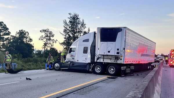 Tractor-trailer crash closes Florida’s Turnpike in Martin County – WPBF West Palm Beach