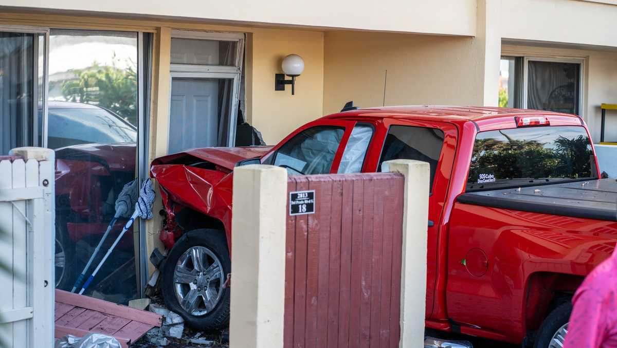 Truck crashes into apartment building in Cape Coral